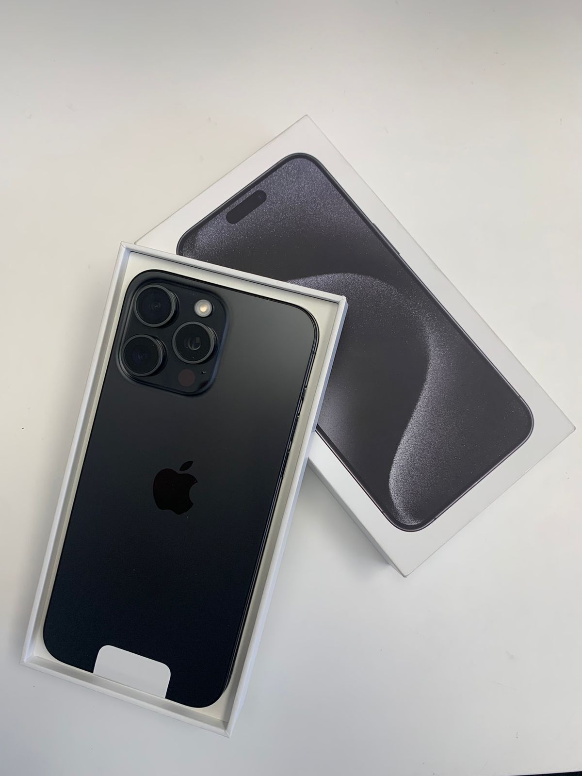 iPhone 15 Pro Max UNLOCKED LIKE NEW !!! Case Charger And AirPods For Free!!!🥳📲