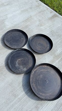 Black Plastic Plant Saucer Trays