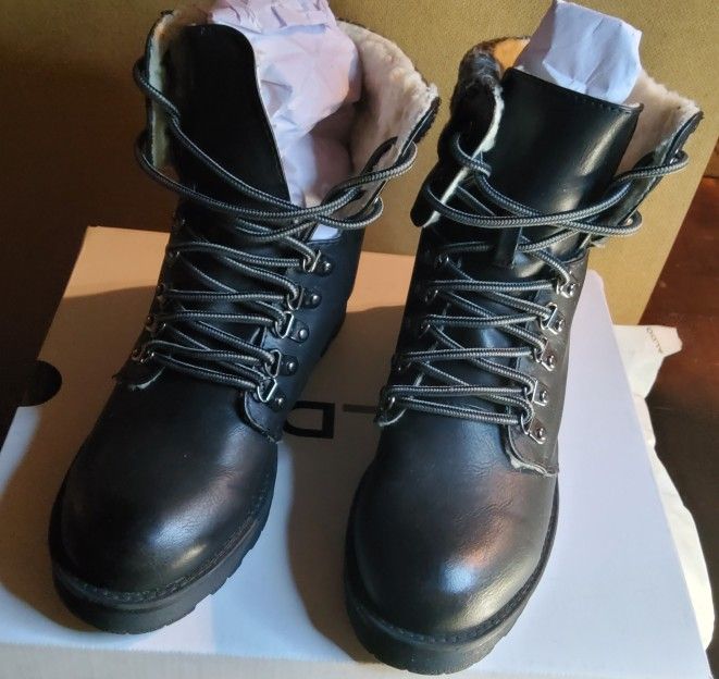 Mia Maylynn New Black Fur Boot Size 7½