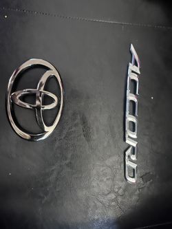 Toyota Emblem And Accord Emblem 