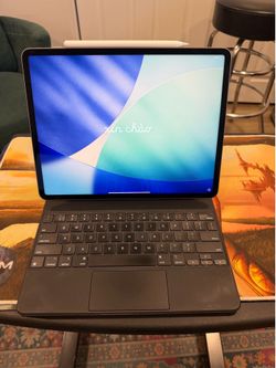 iPad Pro 12.9”  M1 256gb with Magic Keyboard and Pencil