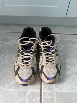 BAD BUNNY Adidas Shoes Size 10 / Zapatos Adidas Bad Bunny Talla 10