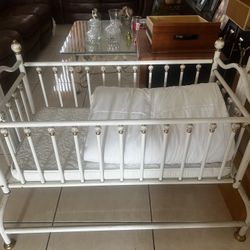Baby Crib Bassinet With Mattress