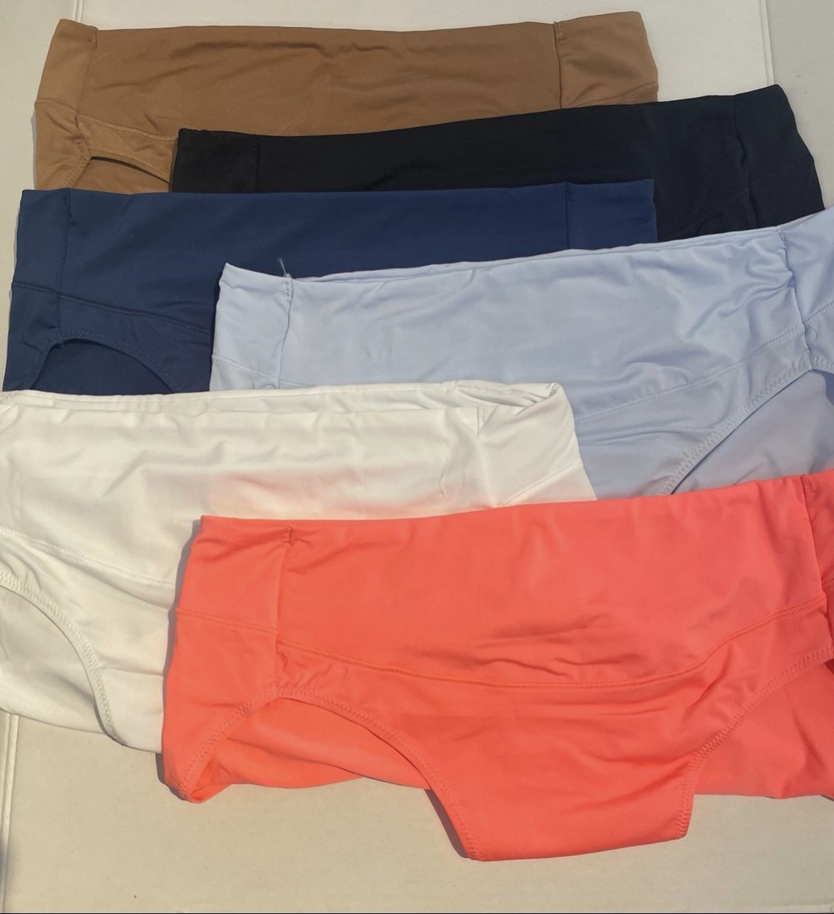 Women's Signature Smoothing Microfiber Brief Underwear, 6-Pack size 2XL. (AN)