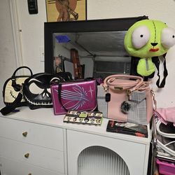 Furniture garage yard sale dressers combos tables coffee table nightmare for Christmas purses Halloween and Christmas decorations