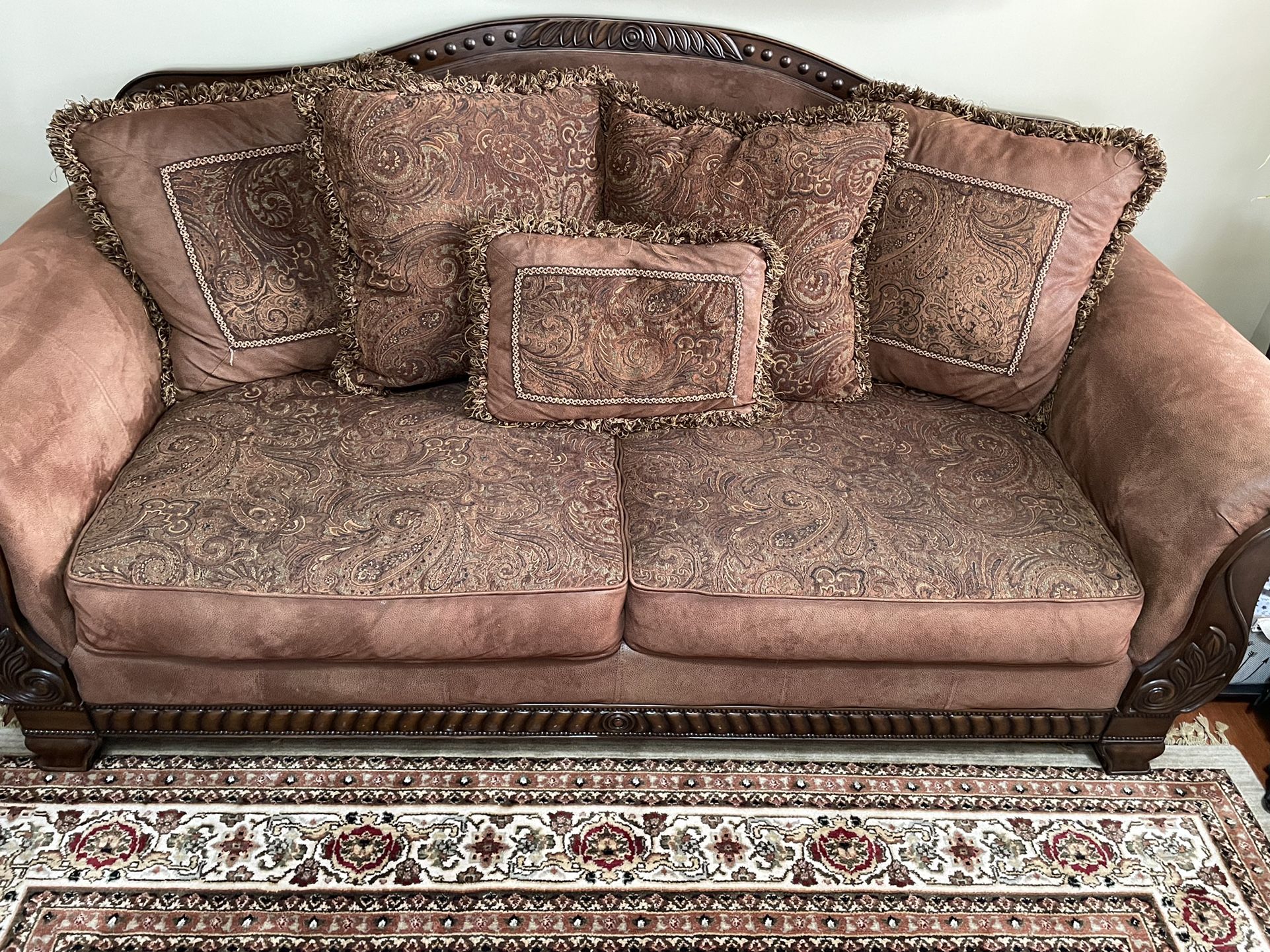 Sofa Love Set, Excellent Condition, Reversible Cushions L