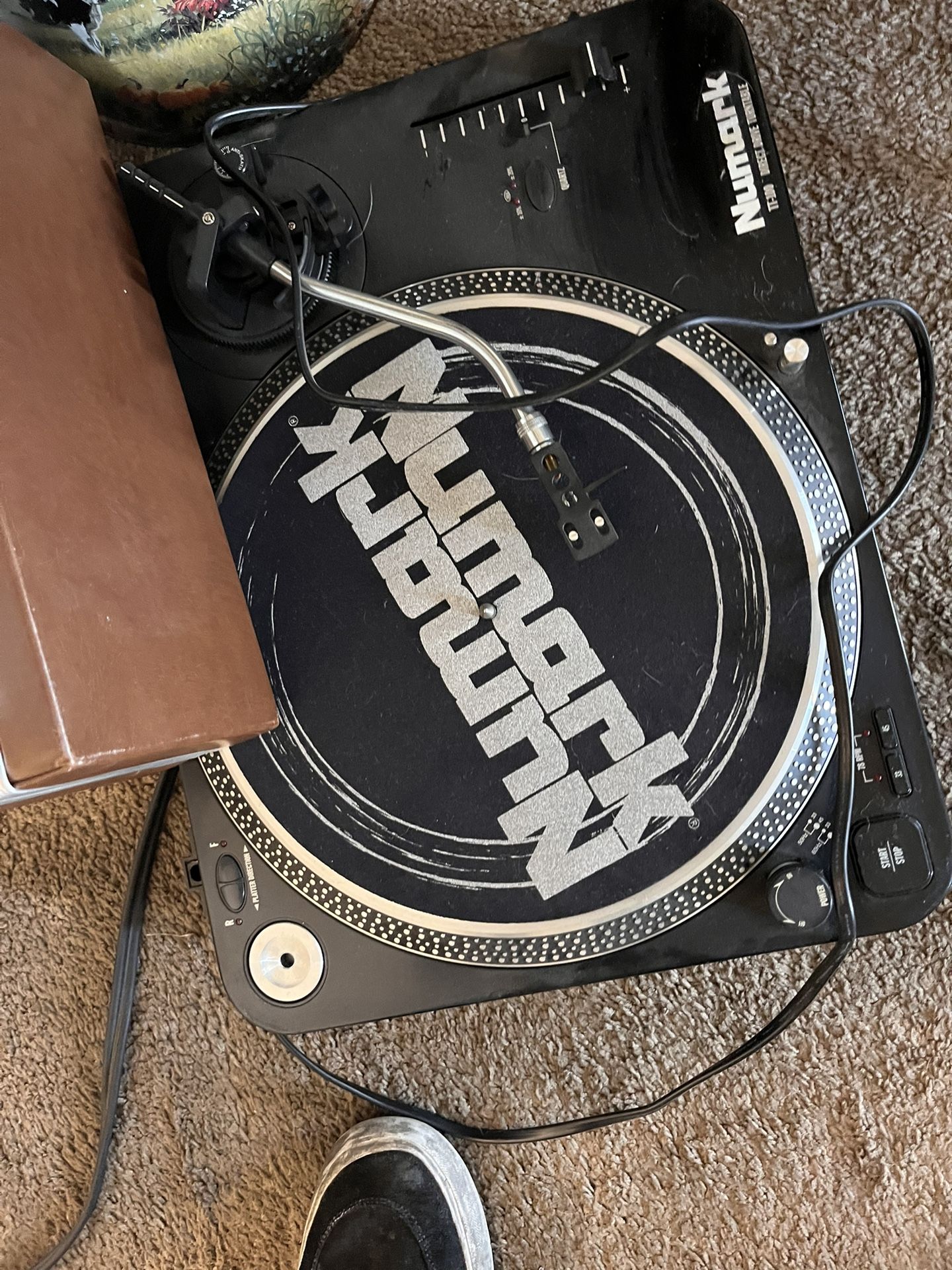 Numarck TT100 Direct Drive Turntable