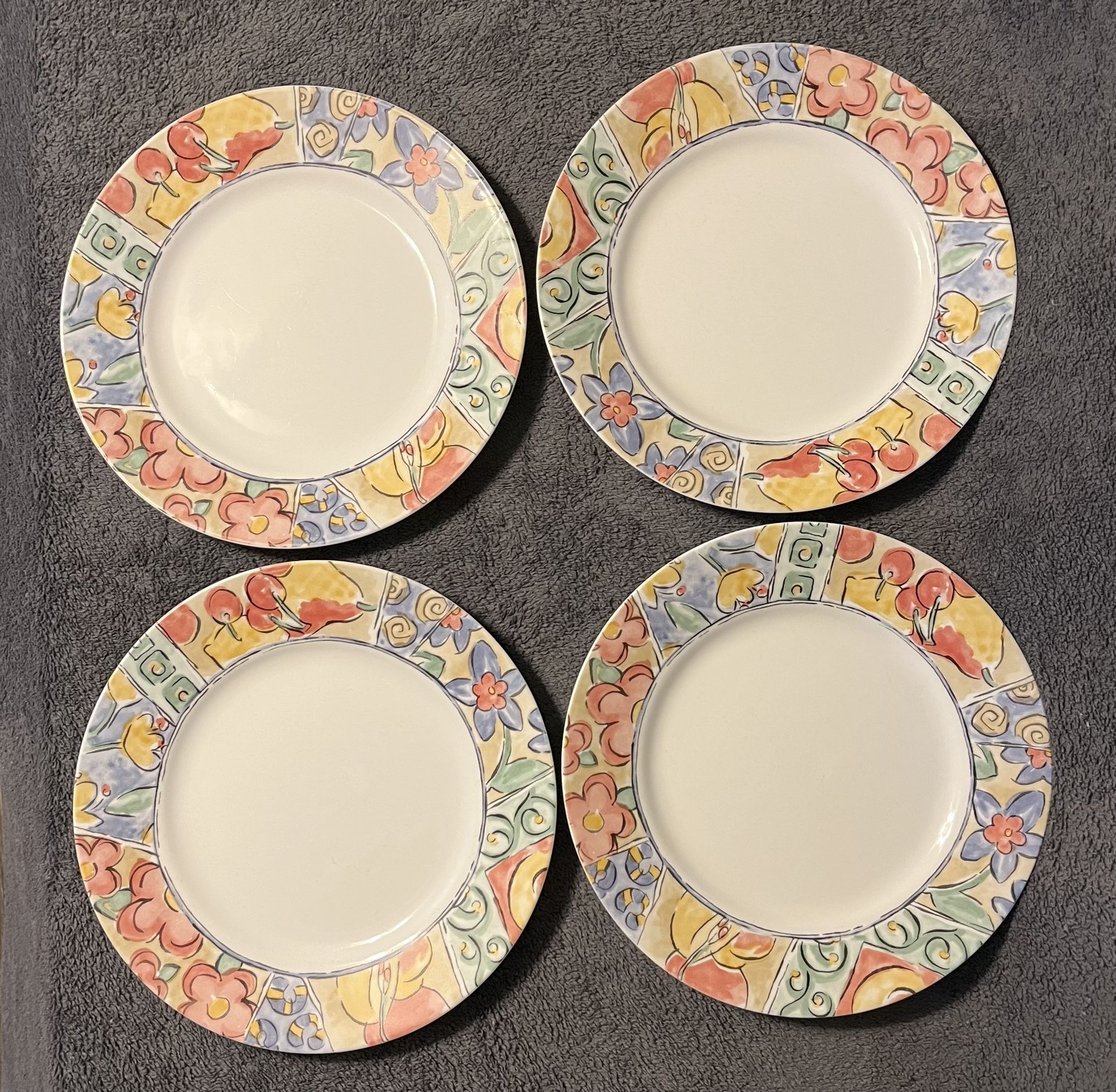 Corelle Watercolors Dinner Plates Set of 4. RETIRED Pattern.