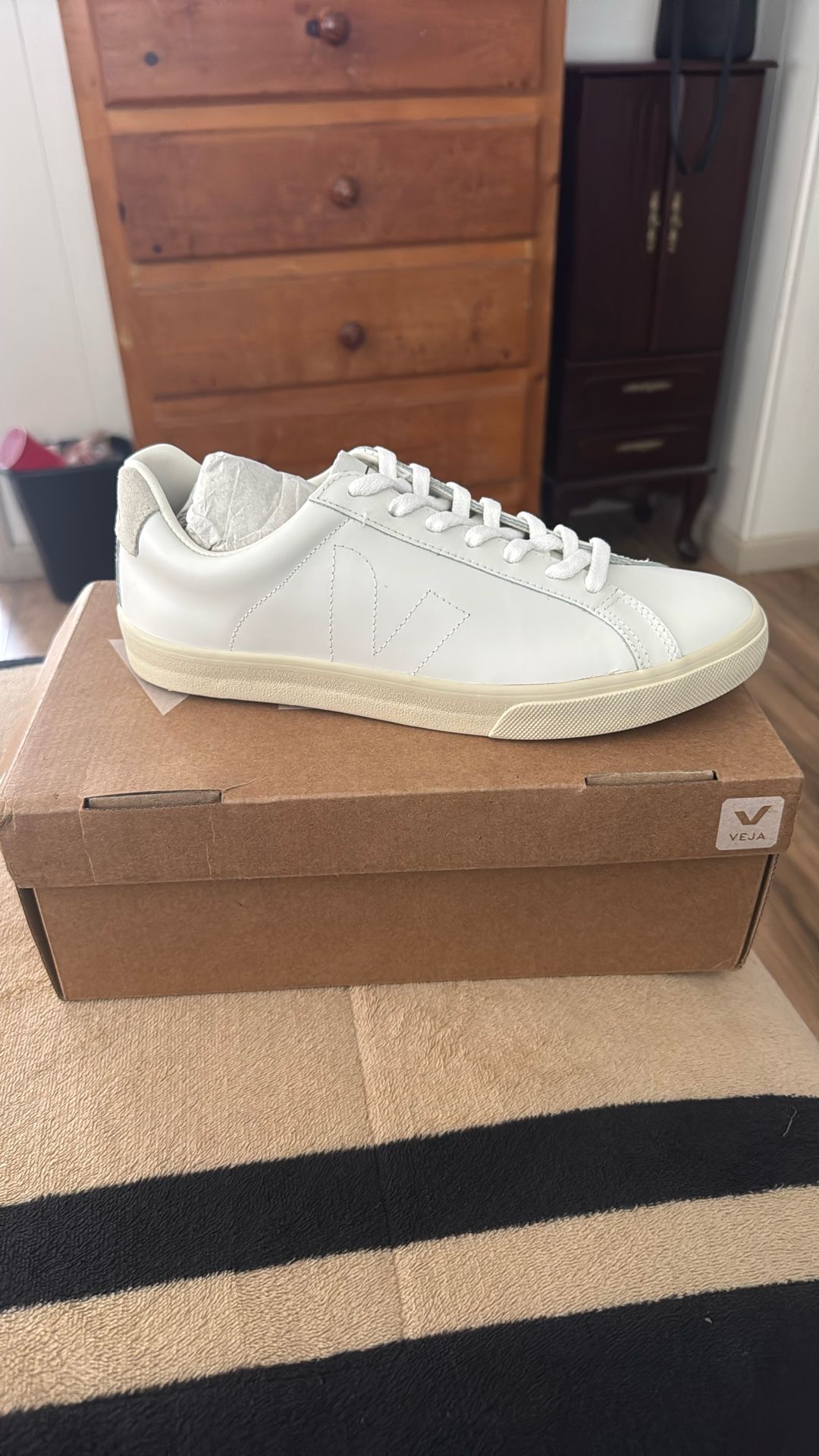 Veja Esplar Leather Size 10 Womens 8 Mens  & Accessories