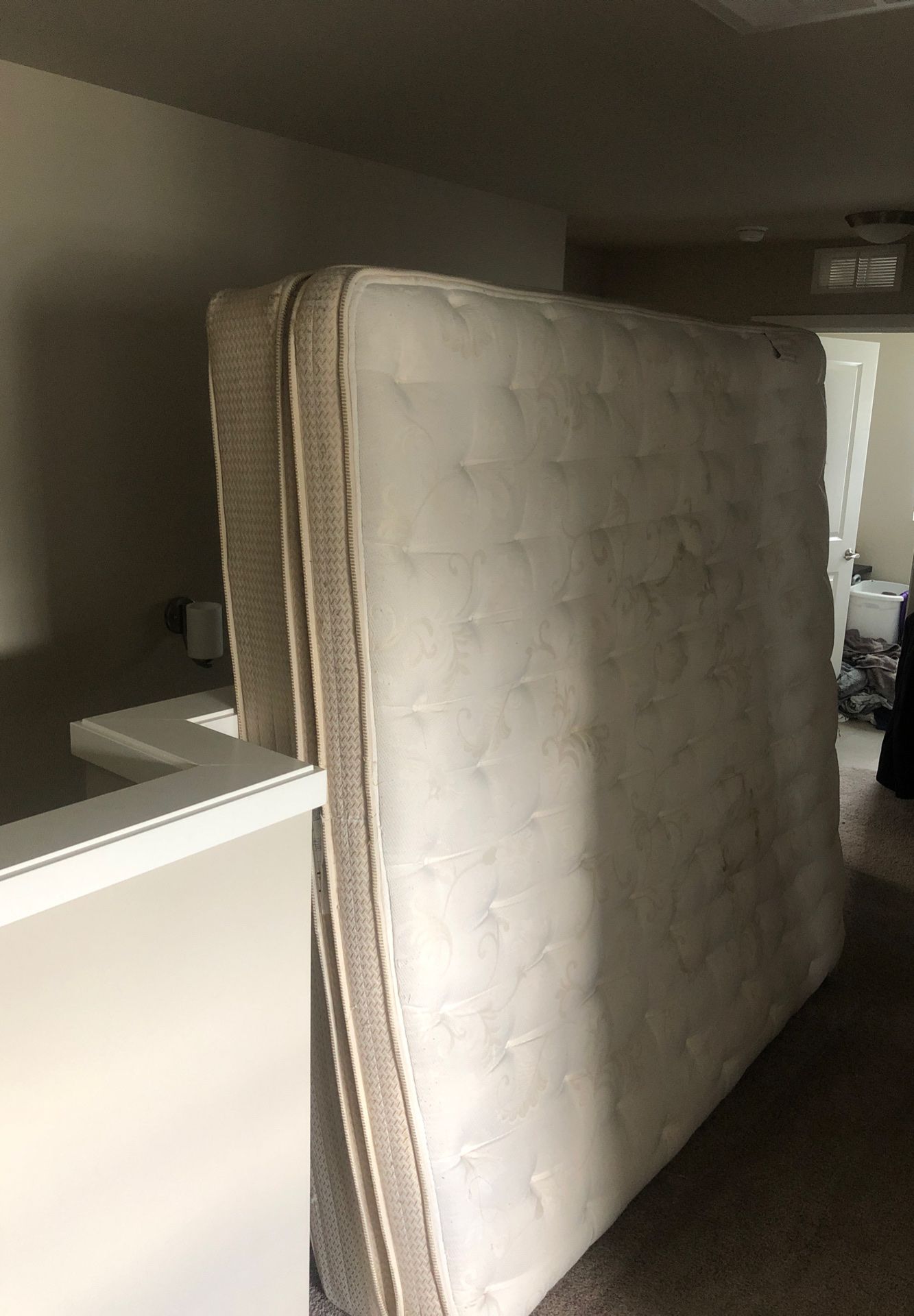 Used king size mattress and box springs. for Sale in WA OfferUp