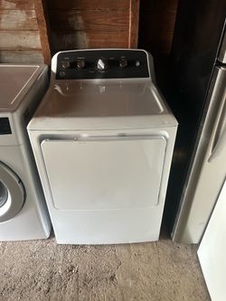 7.2 cu. ft. vented Electric Dryer in White with Auto Dry and Extended Tumble