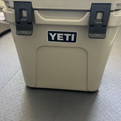YETI Roadie 24 Desert Tan 22 qt Hard Cooler