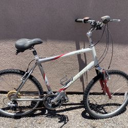 TREK Bicycle Mountain/Crossover