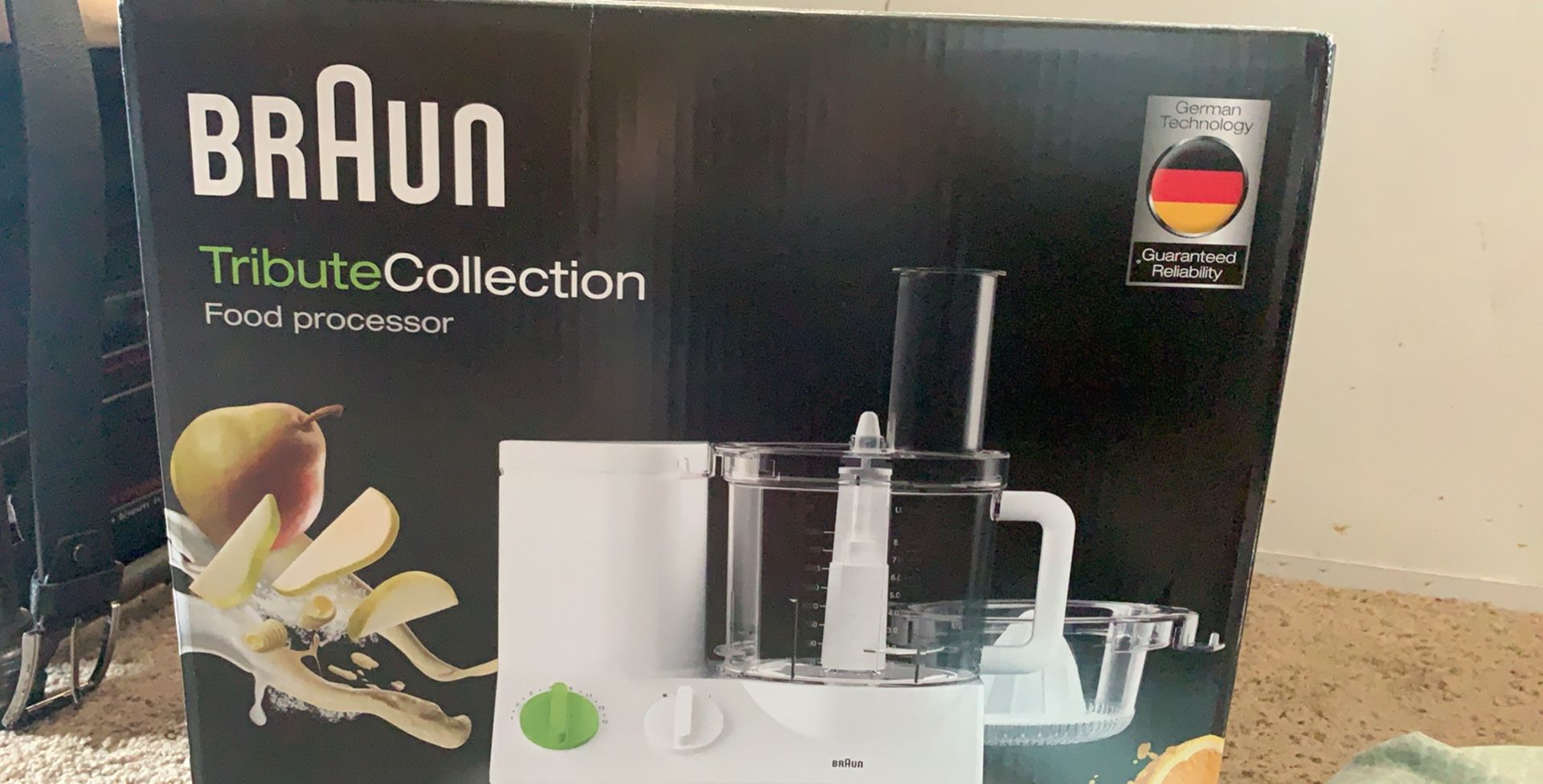 Braun FP3020 12 Cup Food Processor Ultra Quiet Powerful motor, includes 7 Attachment Blades + Chopper and Citrus Juicer , Made in Europe with German