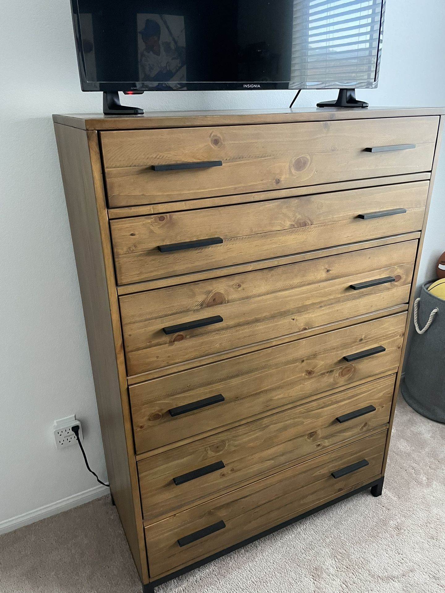 Gatlin 6 Drawer Chest Dresser