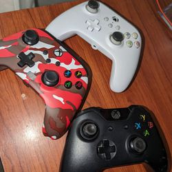 3xbox One Controllers All For 35 Dollars