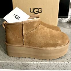 Ugg Woman’s Size’s 8 And 10 Chestnuts Platform 👢