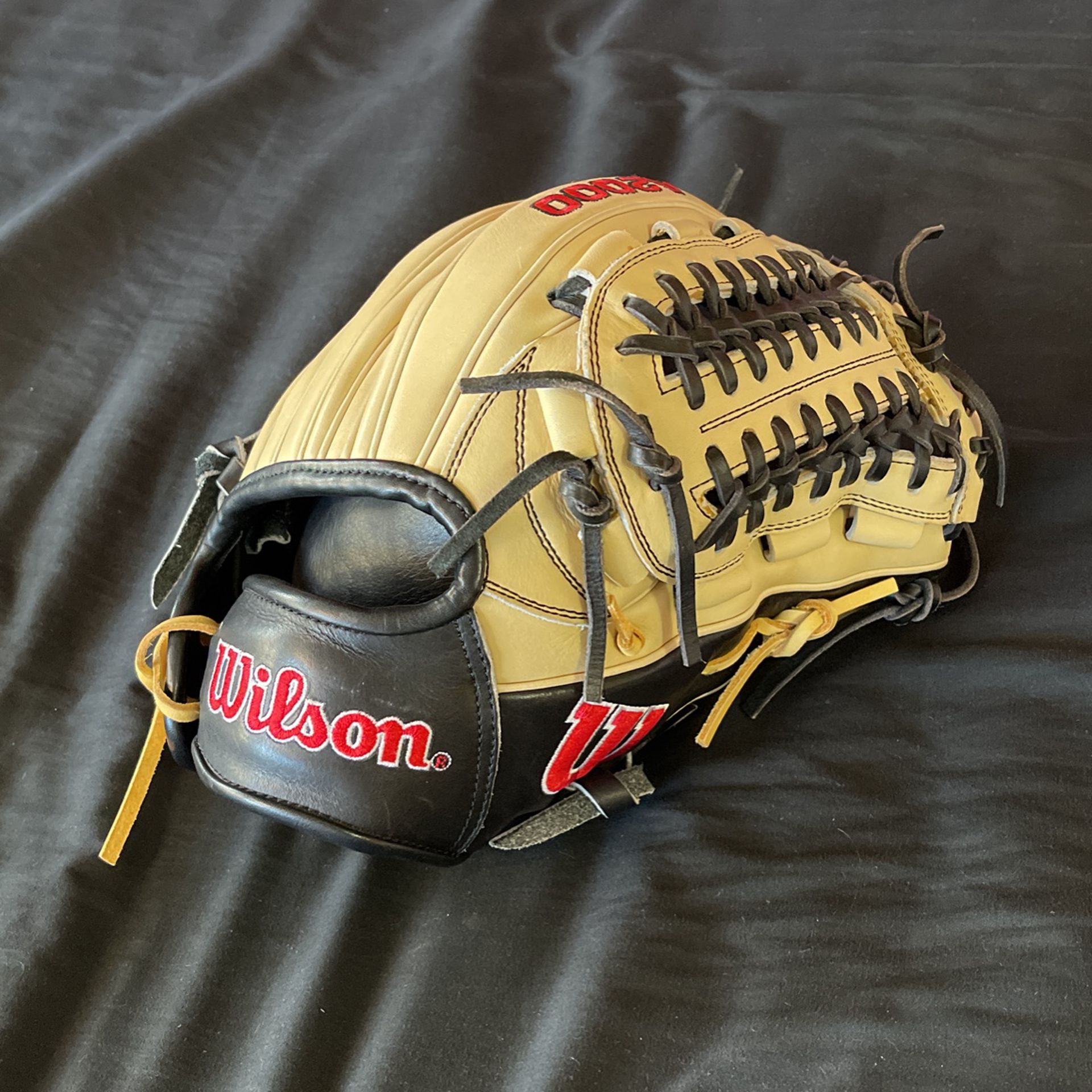 Wilson A2000 Pro Stock D33 11.75 Baseball Glove