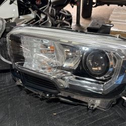 Toyota Tacoma Oem Headlights 