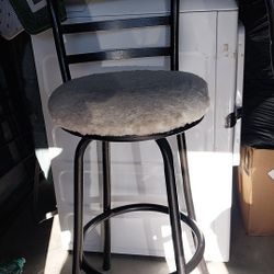 2 Bar Stools 