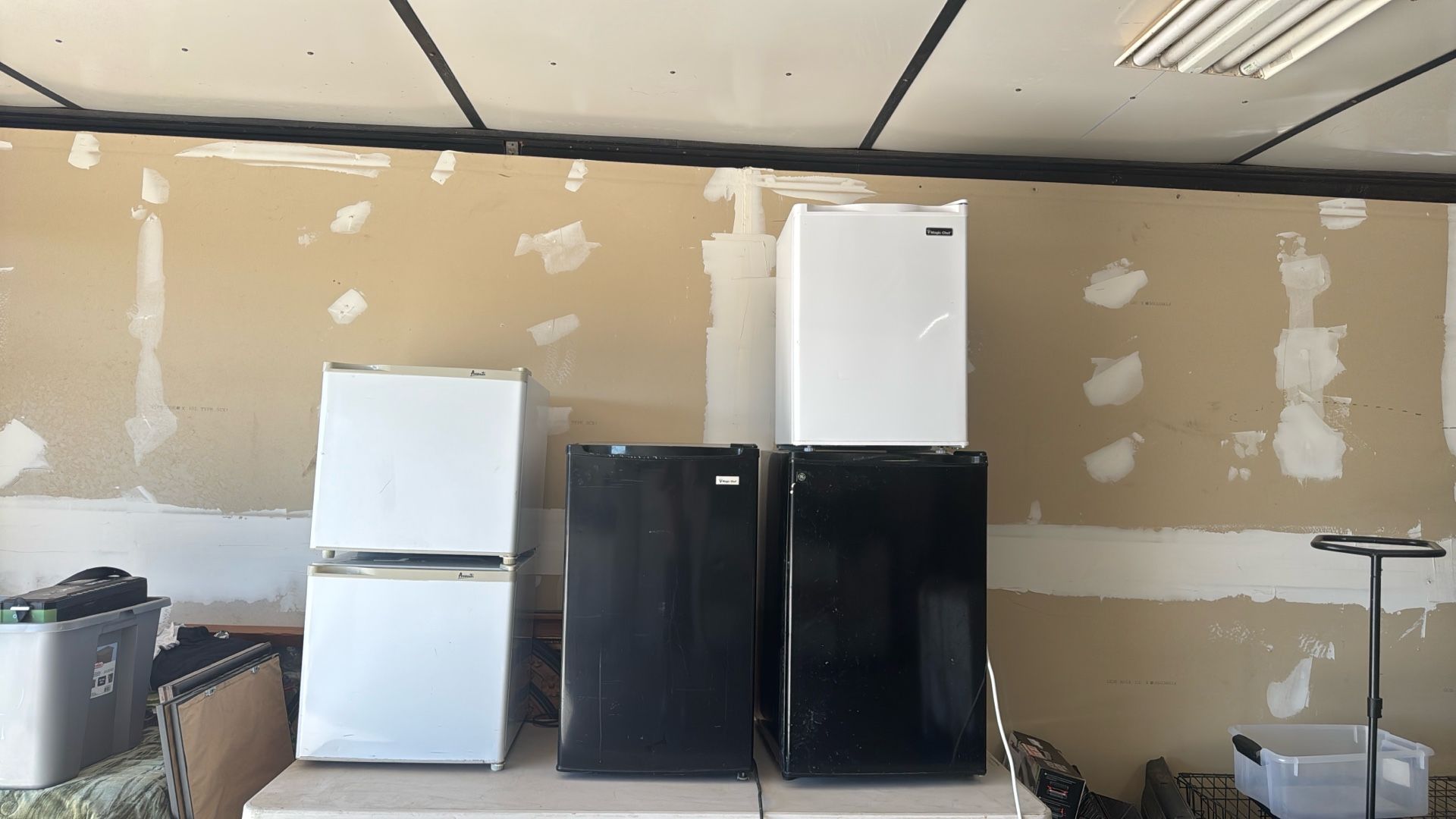 Mini Fridges (Magic Chef)