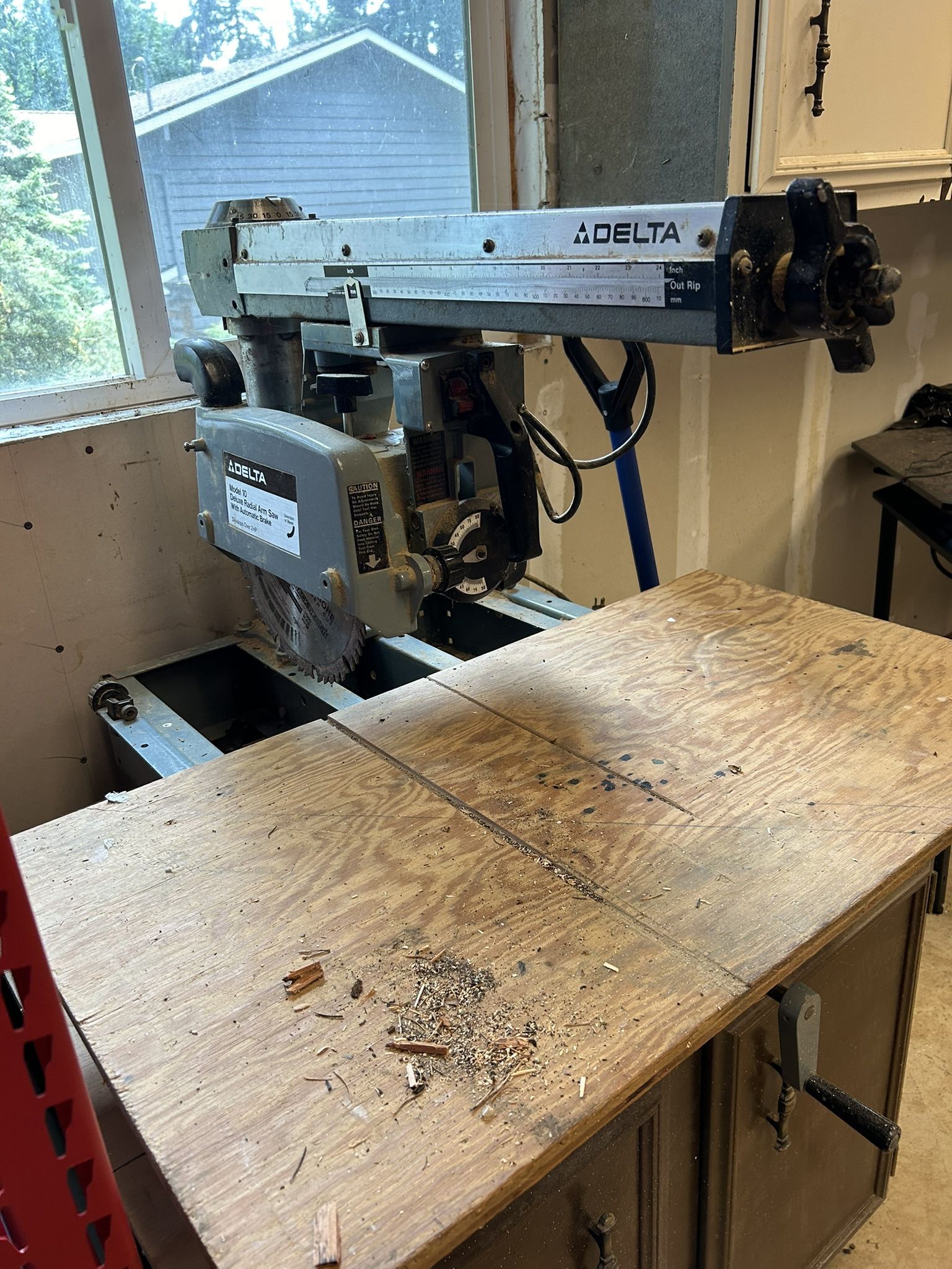 Deluxe Radial Arm Saw