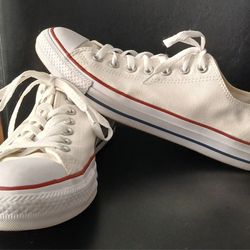 Converse All Star Chuck Taylor. Canvas White Low Lace Up. Unisex. Men 9 Women 11