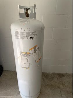 Worthington Pro Grade 100 lb propane tank with POL valve