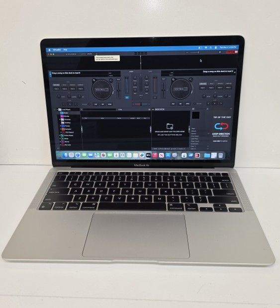 Macbook Air 2020 M1 For Sale

Macbook Air 2020 M1 De  Venta 

Hard Drive 256GB SSD 
Memory Ram 8GB 
M1 chip
Virtual Dj included