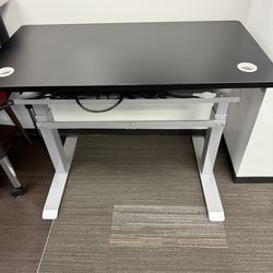 Electronic Standing desk