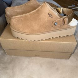 UGG  Womens Lanah Clog Platform