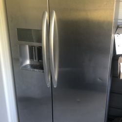Kitchen Aide Stainless Side By Side Fridge 