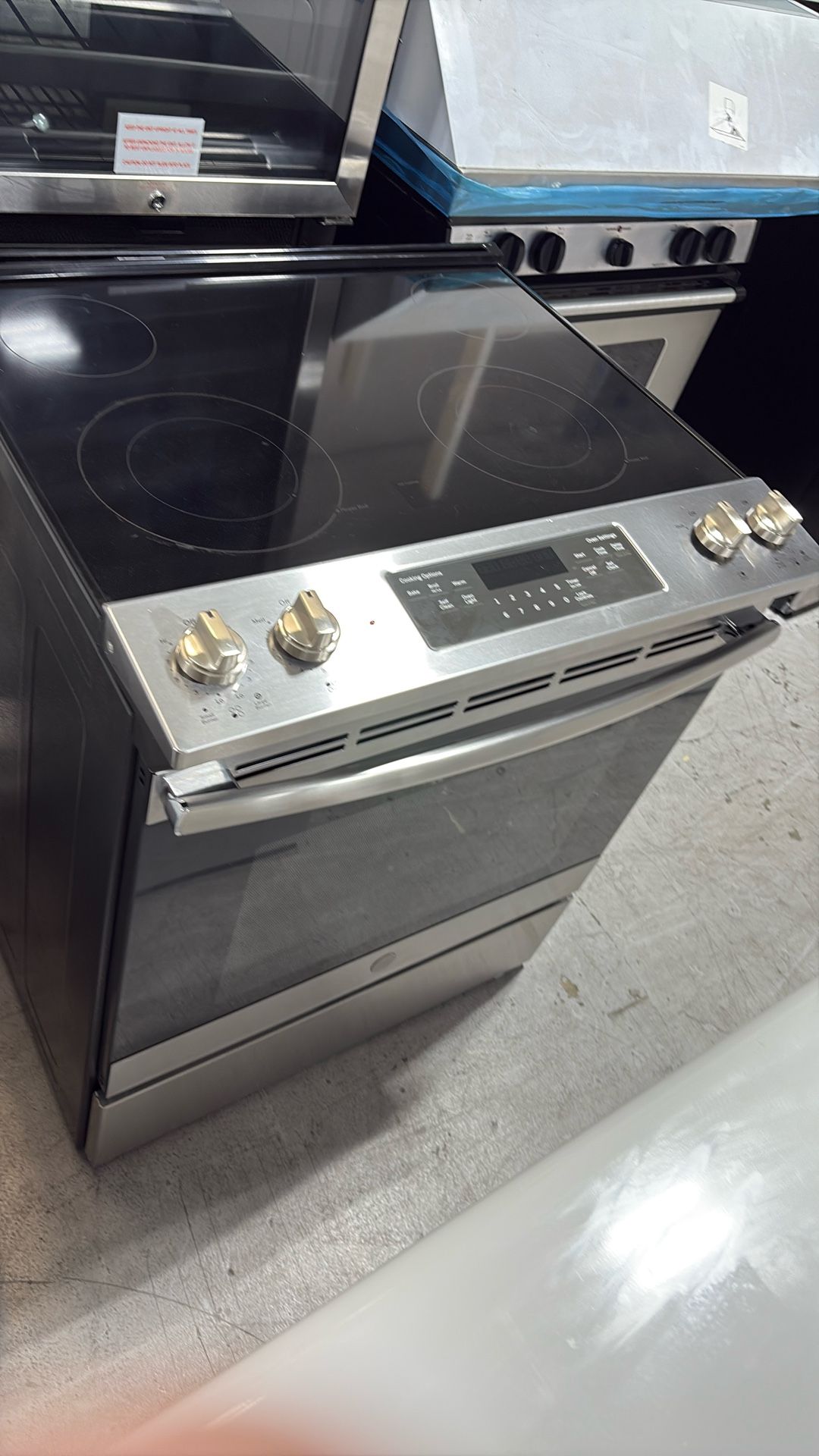 GE Electric Stove