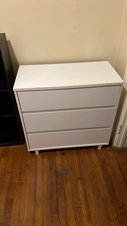3 drawer Dresser