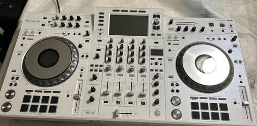 Pioneer DJ XDJ-XZ White 4-Channel DJ Controller – Like New + Professional Case