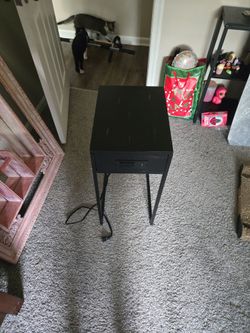 Outlet stand