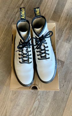 Dr. Martens women size 7