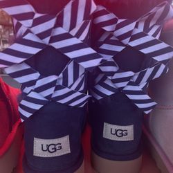 NEW White Blue Striped Ribbon UGGS Size 5