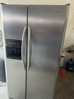 Frigidaire Fridge 