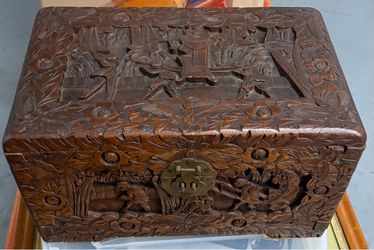 Vintage Hand-Carved Chinese Camphor Wood Jewelry Box / Trinket Chest