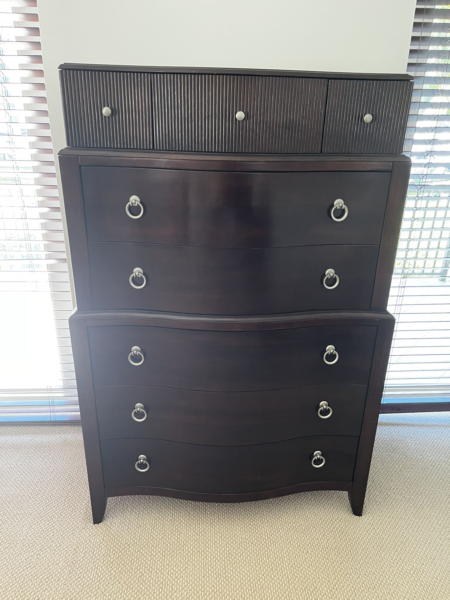 Elegant Dark Wood 6-Drawer Dresser / Chest of Drawers