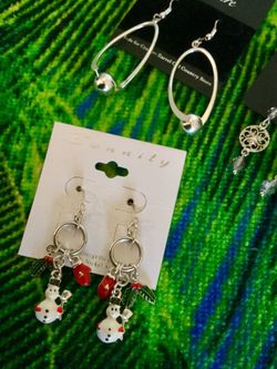 Assorted fashion earrings / Select the style you love / each is priced separately new jewelry 🌿🌸🌿