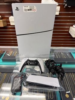 Used PlayStation 5 console/ disc w/ charging controller dock