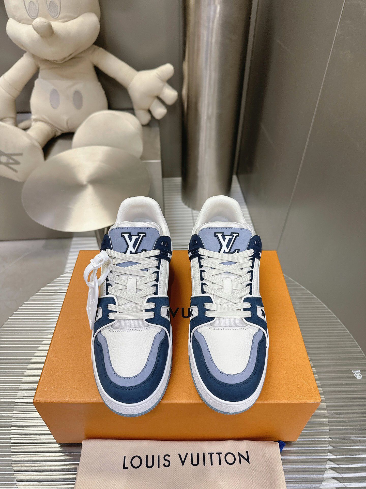 Louis Vuitton Very beautiful sneakers