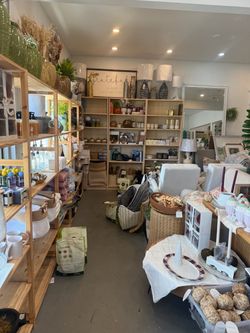 Home bedding  decor /. Home good / home deals