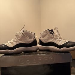 Jordan 11 Retro GS “Concord” (2011/2012 release).