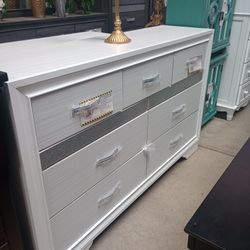 Dressers / Cajoneras