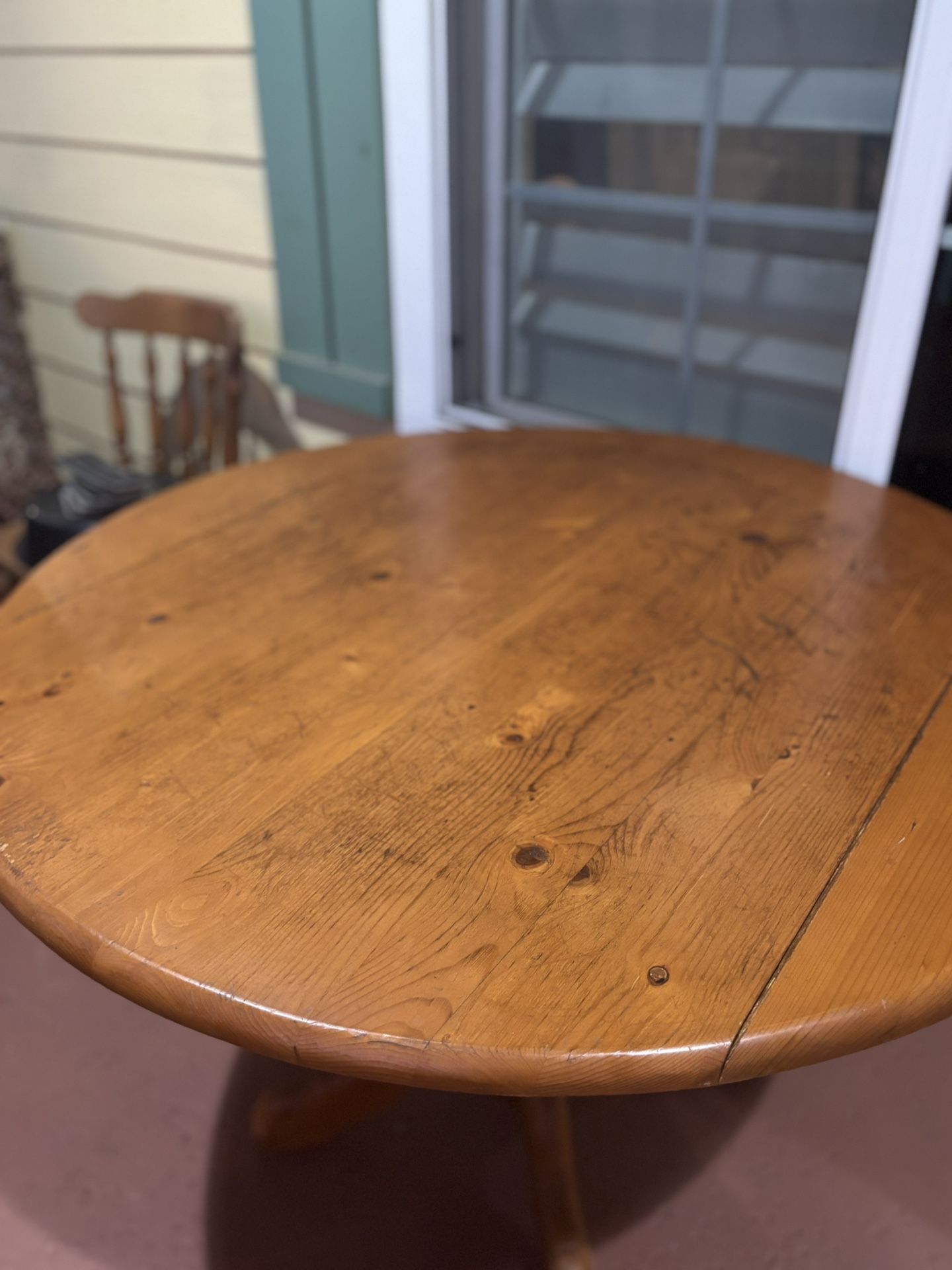 First Come First Serve! Great Deal ✨ 7th Avenue Table Set — Stylish & Durable (Cash Only)