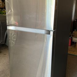 Freezer Refrigerator With Ice Maker