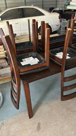 Dining room table